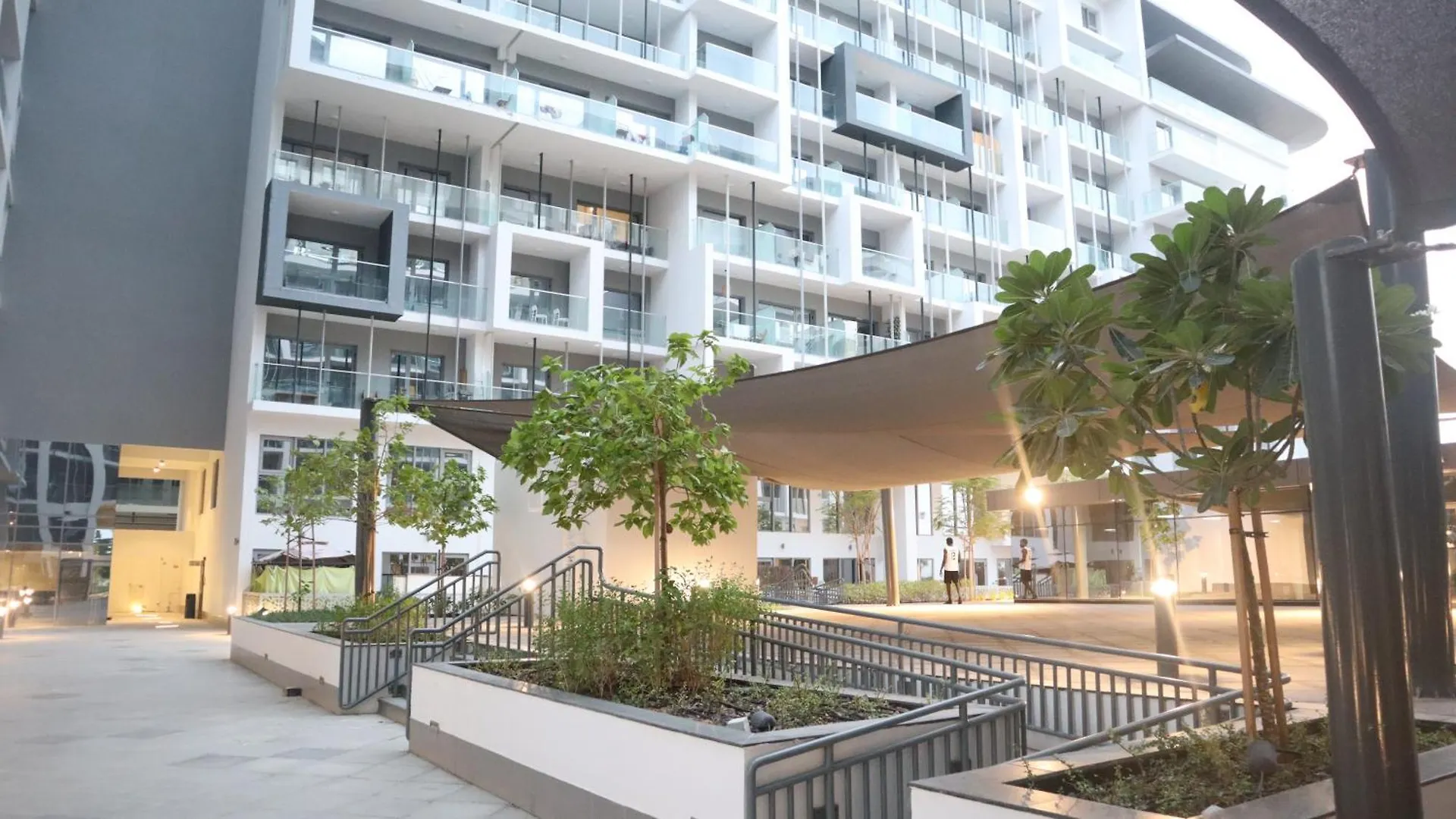 Oasis Grove Stylish 2Br Retreat In Masdar City Abu Dhabi