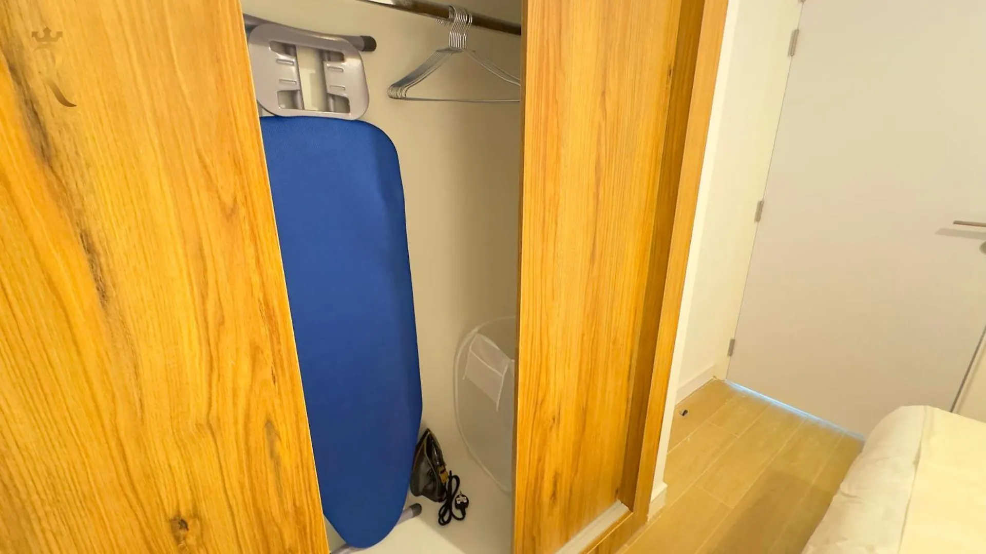 Oasis Grove Stylish 2Br Retreat In Masdar City Abu Dhabi Apartment